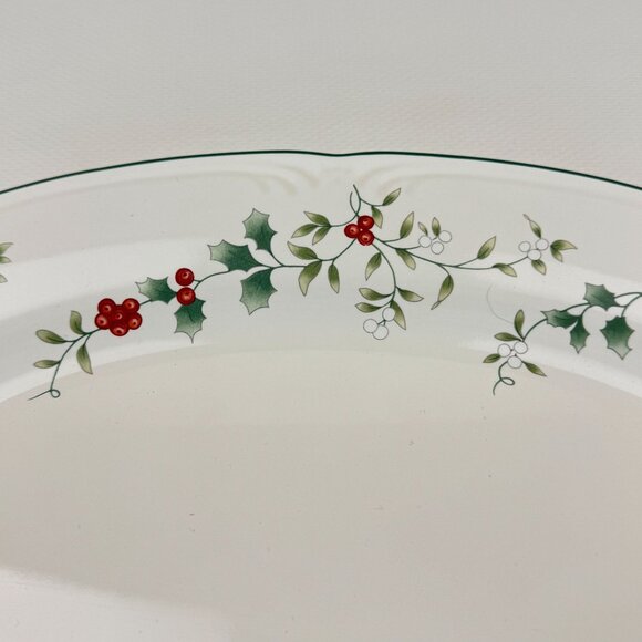 Pfaltzgraff Christmas Winterberry Oval Serving Platter 14.5" Holly Berries Vtg - Picture 2 of 9